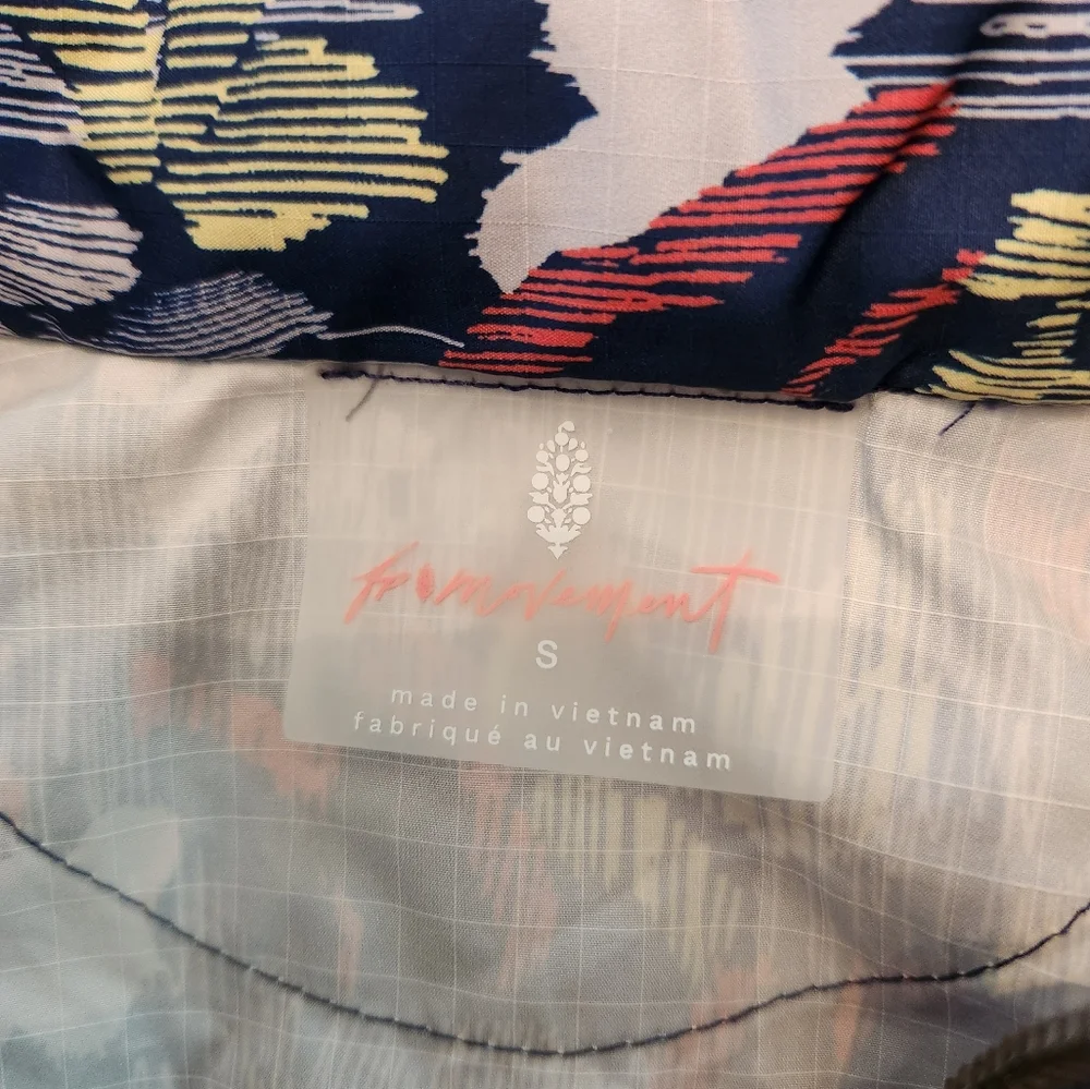 NEW Free People Movement Off The Grid Vest in Supernova Floral - Picture 8 of 13